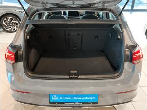 Volkswagen Golf VIII 1.5 eTSI Style DSG LED Kamera Lenkradhzg