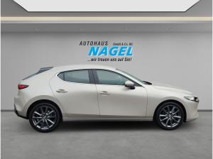 Mazda 3 2.5L e-SKYACTIV-G 140PS *Centre-Line*