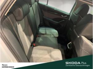 Skoda Octavia Combi SELECTION TDI DSG NAVI SITZHEIZUNG EINPARKHILFE LED