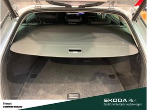 Skoda Octavia Combi SELECTION TDI DSG NAVI SITZHEIZUNG EINPARKHILFE LED