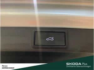 Skoda Octavia Combi SELECTION TDI DSG NAVI SITZHEIZUNG EINPARKHILFE LED