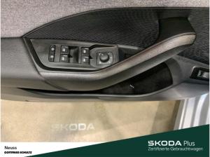 Skoda Octavia Combi SELECTION TDI DSG NAVI SITZHEIZUNG EINPARKHILFE LED