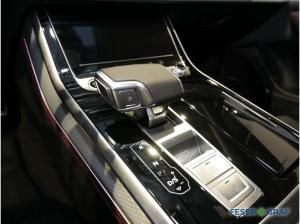 Audi Q8 SUV S line business TFSI e quattro