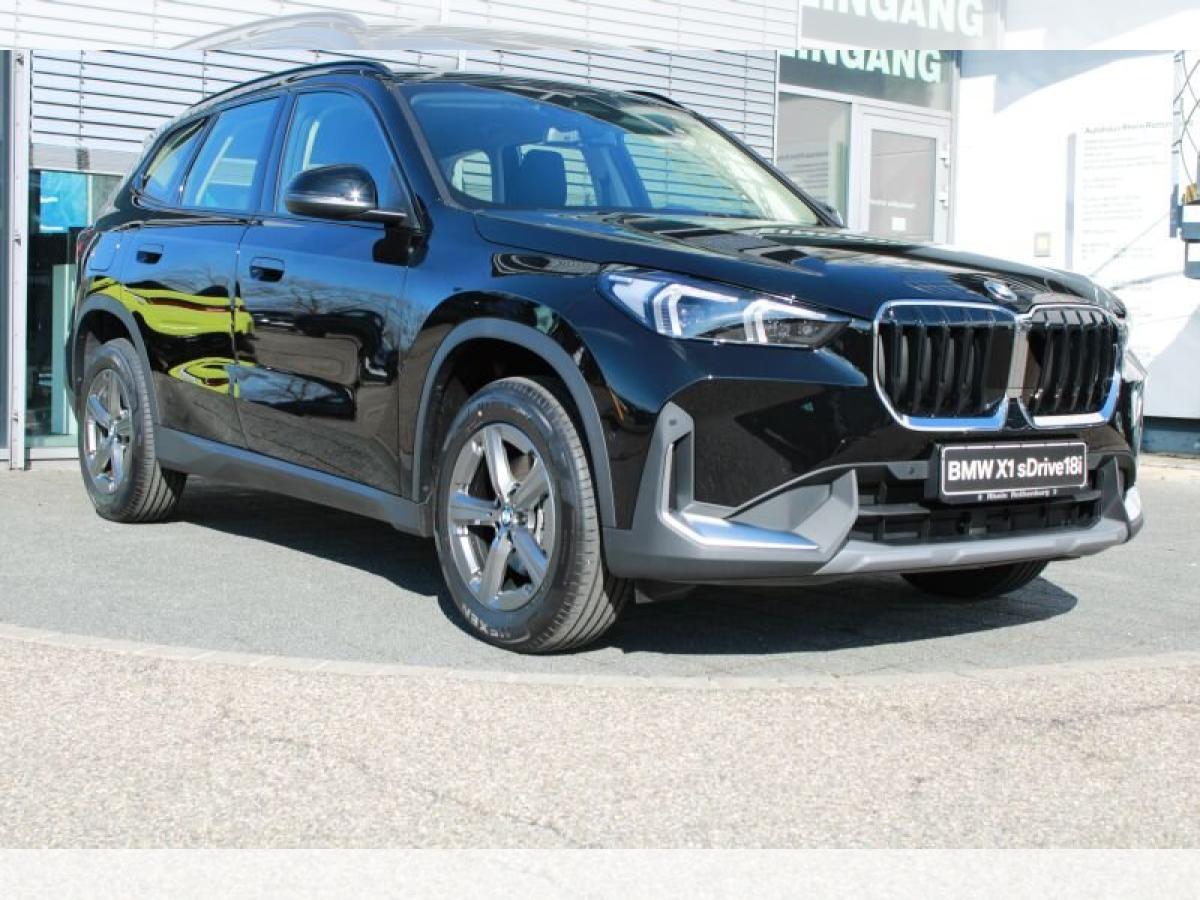 BMW X1 sDrive18i *PREMIUM PAKET UND AHK *Sofort Verfügbar**