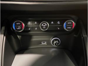Alfa Romeo Stelvio Veloce Q4 2.0 PANORAMA+PDC+KAMERA+CARPLAY