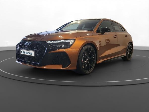 Audi RS3 Sportb. exclusive RS-Abgas Pano Matrix Sonos