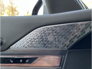 BMW i7 xDrive60 M Sport | TheatreScreen Massage B&W AHK (G70)