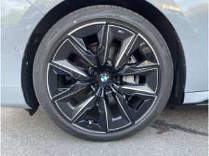BMW i7 xDrive60 M Sport | TheatreScreen Massage B&W AHK (G70)