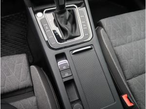 Volkswagen Passat Variant Business 2.0 TDI DSG / Pano, LED