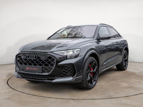 Audi RS Q8 SUV performance