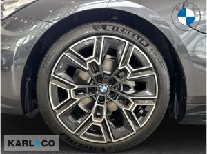 BMW 530 e M SPORT 20" INNOVATIONSPAKET DRIVING ASSIST PLUS HARMAN/KARDON