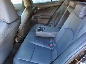 Lexus UX-300h UX 300h F Sport Design