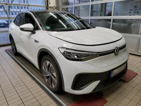 Volkswagen ID.5 Pro Performance - LED ACC Rear View PDC GJR LM Navi CarPlay DAB+ MFL