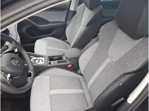 Skoda Octavia Combi 2.0 TDI Selection LED 360 ACC 4xSHZ