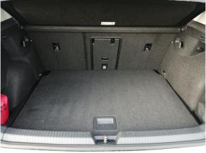 Volkswagen Golf VIII Style 1.5 eTSI DSG / Navi, LED+, RFK