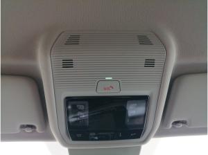 Volkswagen Golf VIII Style 1.5 eTSI DSG / Navi, LED+, RFK