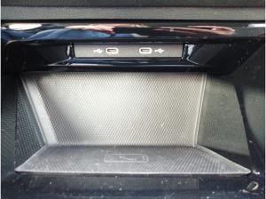 Volkswagen Golf VIII Style 1.5 eTSI DSG / Navi, LED+, RFK