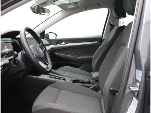 Volkswagen Golf VIII Life 1.5 eTSI DSG / Navi, LED+, AHK