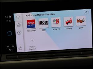 Volkswagen Golf VIII Life 1.5 eTSI DSG / Navi, LED+, AHK