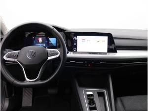 Volkswagen Golf VIII Life 1.5 eTSI DSG / Navi, LED+, AHK