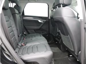 Volkswagen Touareg Elegance 3.0TDI 4M DSG / Pano, 360°, AHK