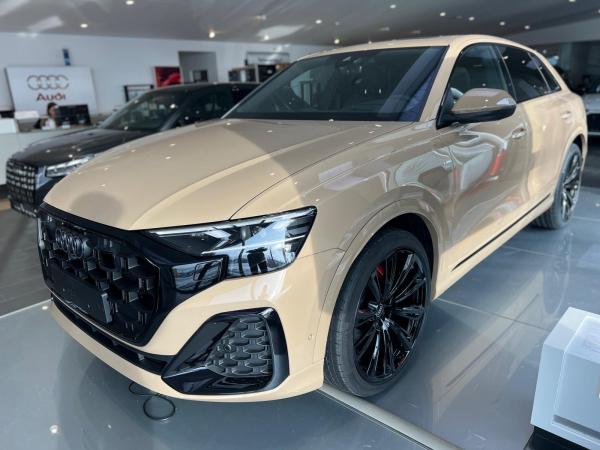 Audi Q8 TDI quattro S-Line Business ⇒ LF 0,72 ⇒ 23" ⇒ Panoramadach  ⇒ HUD  ⇒ AHK