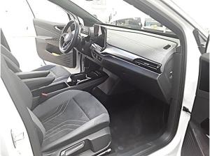 Volkswagen ID.5 Pure AHK Wärmep. EasyOpen&Close IQ.LIGHT Anschlussgarantie