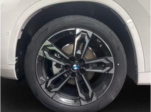BMW iX1 eDrive20 M Sportpaket , 5-türig (Strom)