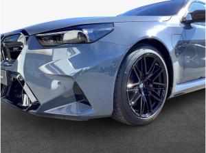 BMW M5 xDrive , 4-türig