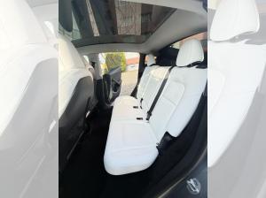 Tesla Model Y 2024, 0 € Übernahmekosten, Maximale Reichweite Hinterradantrieb