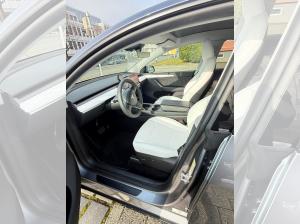 Tesla Model Y 2024, 0 € Übernahmekosten, Maximale Reichweite Hinterradantrieb