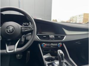 Alfa Romeo Giulia Veloce Q4, Leder, Schiebedach, PDC, Rückfahrkm.