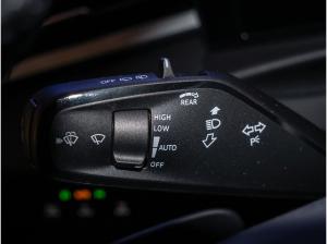 Volkswagen T-Roc R-Line 1.5 l eTSI OPF 7-Gang-Doppelkupplungsgetriebe DSG