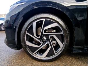 Volkswagen ID.7 Tourer Pro Black IQ 20" WÄPU DCC 360° AHK
