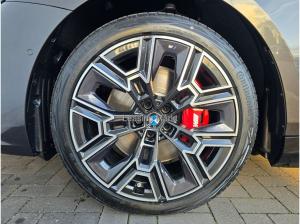 BMW i5 eDrive40 Navi Tempom.aktiv Bluetooth PDC MP3 Schn.