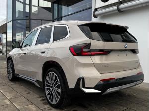 BMW iX1 xDrive30 xLine 20-Zoll/AHK/HeadUp/ACC/360