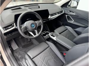 BMW iX1 xDrive30 xLine 20-Zoll/AHK/HeadUp/ACC/360