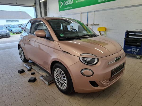 Fiat 500e 3+1 MY23 42kWh KLIMA*CARPLAY*TEMPOMAT