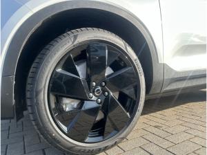 Volvo EX40 Single Motor Extended Range RWD Plus Black Edition 20'' ACC LED Rückfahrkam.