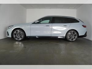 BMW 520 i Touring M Sport AHK,STANDHEIZUNG,LED-SW,H/K SOUND,SITZBELÜFTUNG,DRIVING ASSIST PLUS
