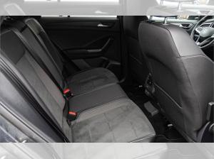 Volkswagen T-Roc 1.5 TSI DSG R-LINE AHK R-KAM GANZJAHRESREIFEN