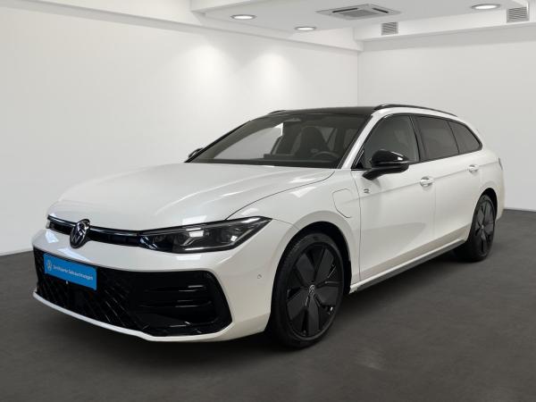 Volkswagen Passat Variant R-Line 1.5 TSI eHybrid DSG Garantie bis 04/2030 - AHK Pano HUD IQ.Drive Area View Navi
