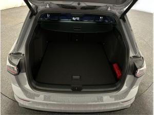 Volkswagen Golf Variant R-Line 1.5 l eTSI DSG SOFORT VERFÜGBAR!