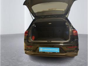 Volkswagen Golf VIII 1.5 eTSI DSG Life Navi Ganzjahresreifen