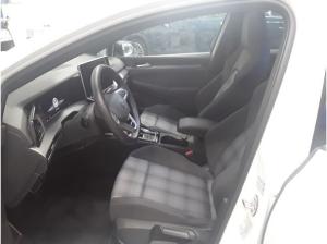 Volkswagen Golf 8 / 1.5 TSI GTE PANO BLACK STYLE WINTERRÄDER GARANTIE