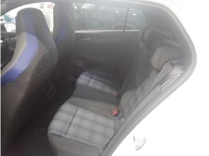 Volkswagen Golf 8 / 1.5 TSI GTE PANO BLACK STYLE WINTERRÄDER GARANTIE