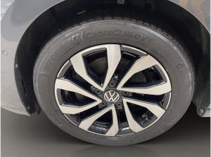 Volkswagen Golf VIII 2.0 TDI Active IQLight ACC AHK AUT HUD
