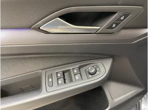Volkswagen Golf VIII 2.0 TDI Active IQLight ACC AHK AUT HUD