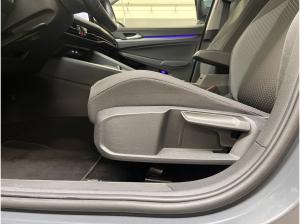 Volkswagen Golf VIII 2.0 TDI Active IQLight ACC AHK AUT HUD