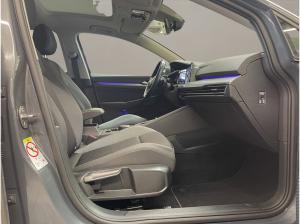 Volkswagen Golf VIII 2.0 TDI Active IQLight ACC AHK AUT HUD